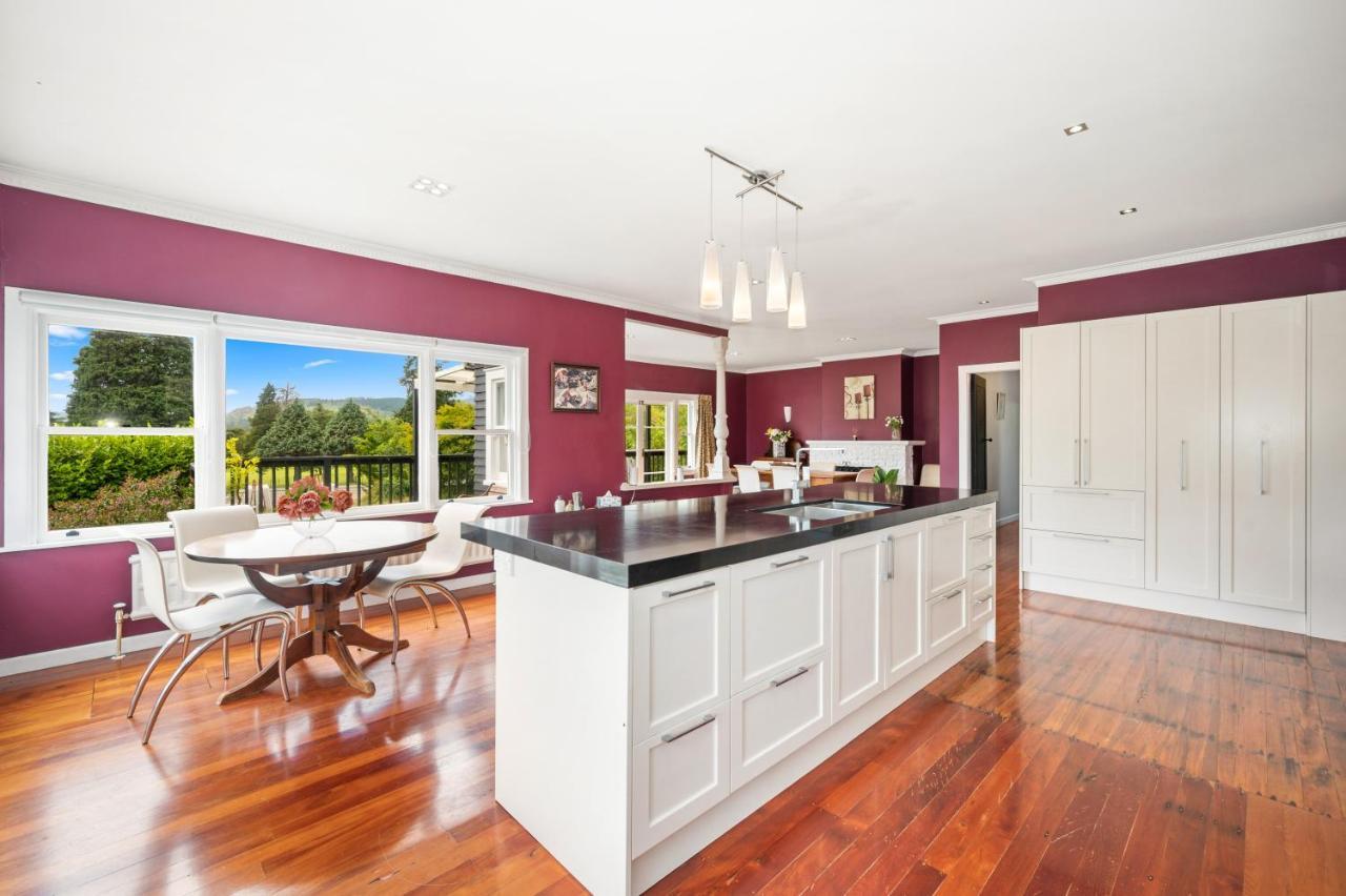 Springfield Rise Lodge - Rotorua Holiday Home Eksteriør billede